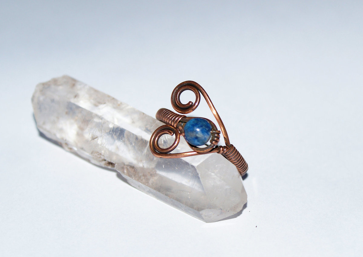 Copper heart ring with lapis lazuli