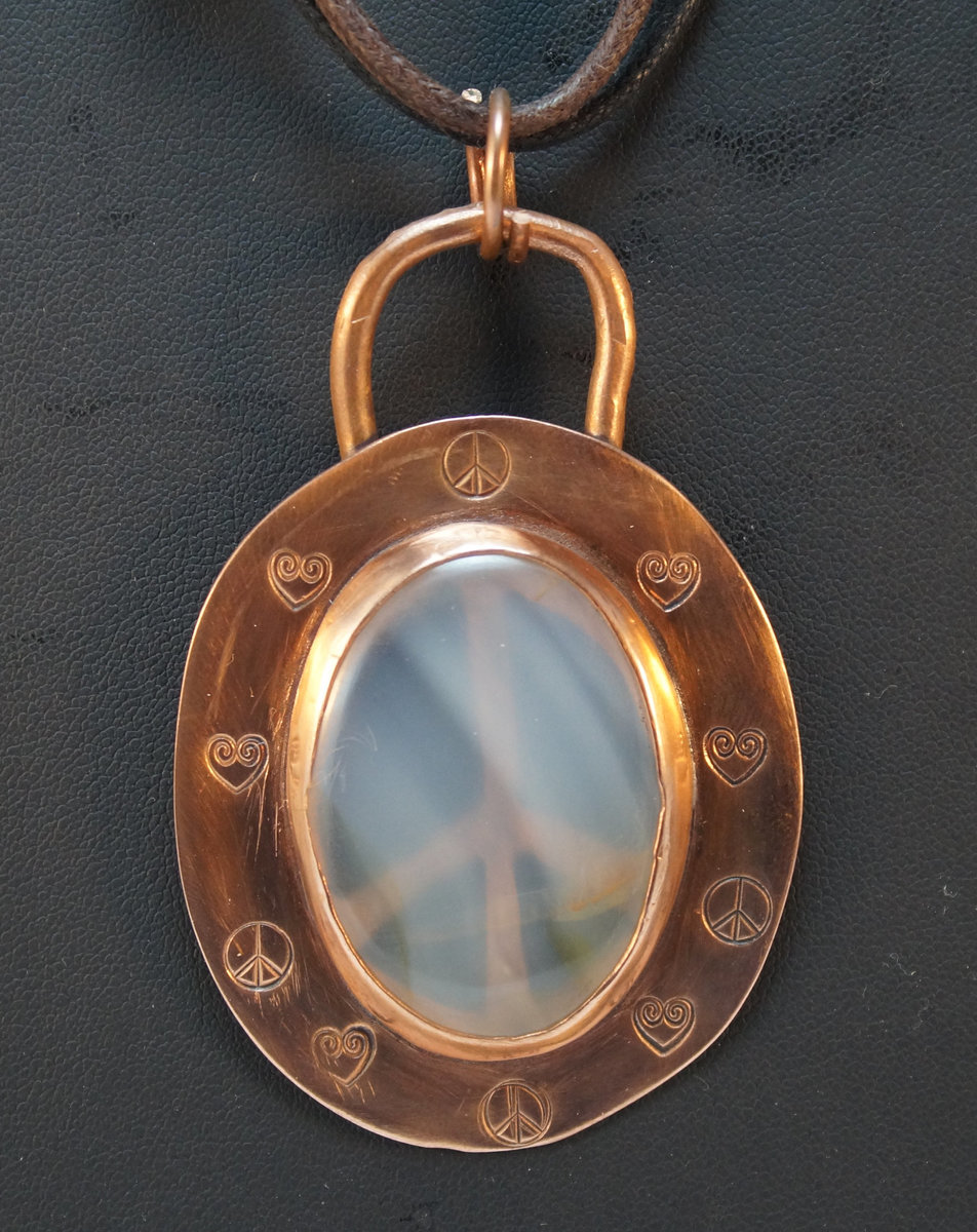 Peace in copper with agate
